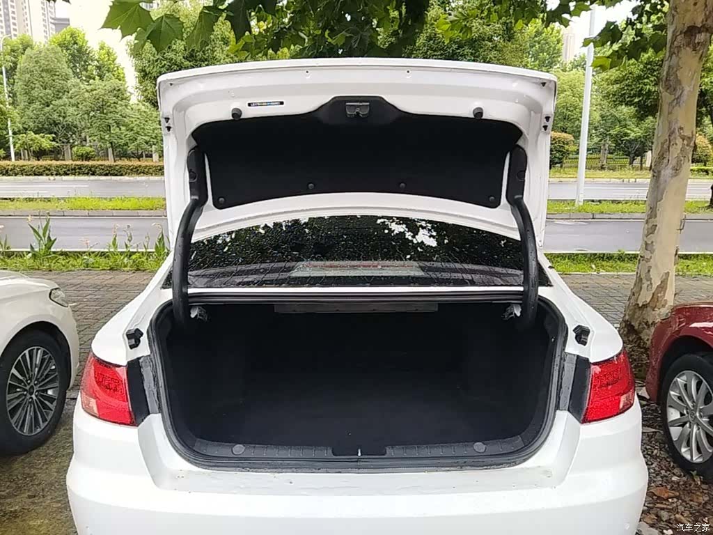 Geely Emgrand, 2019 19