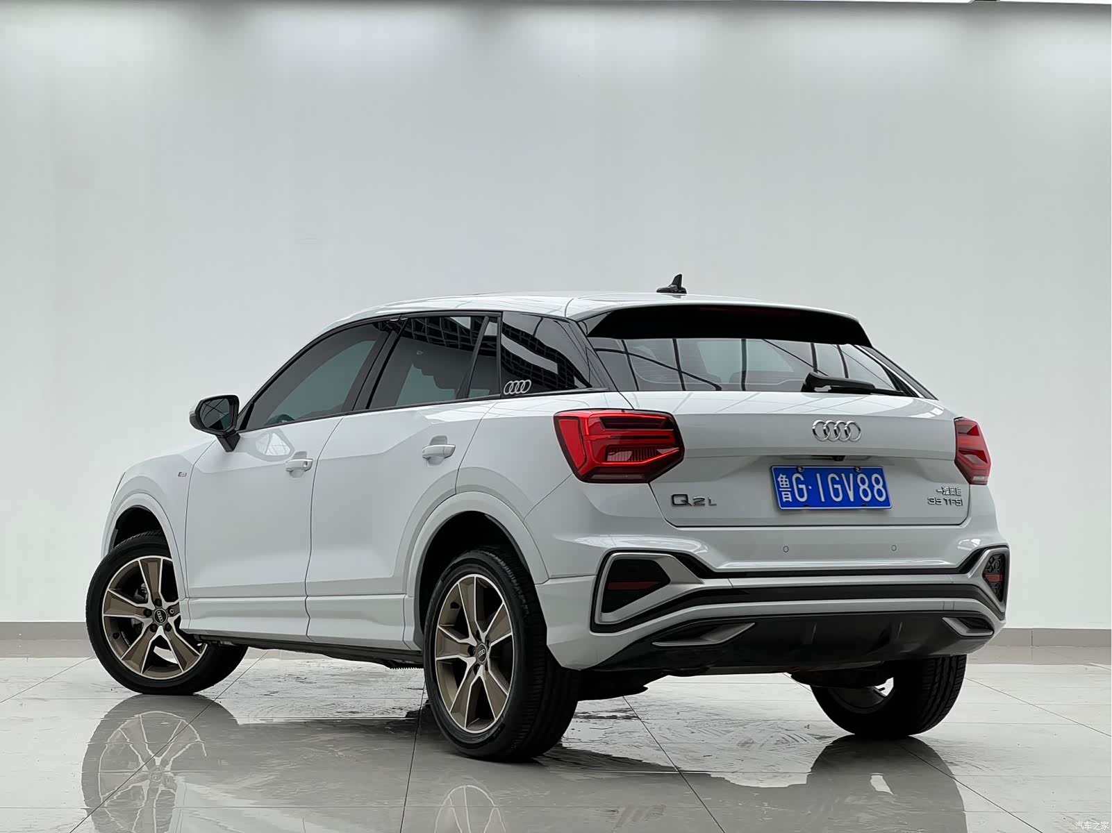 Audi Q2L, 2023 6
