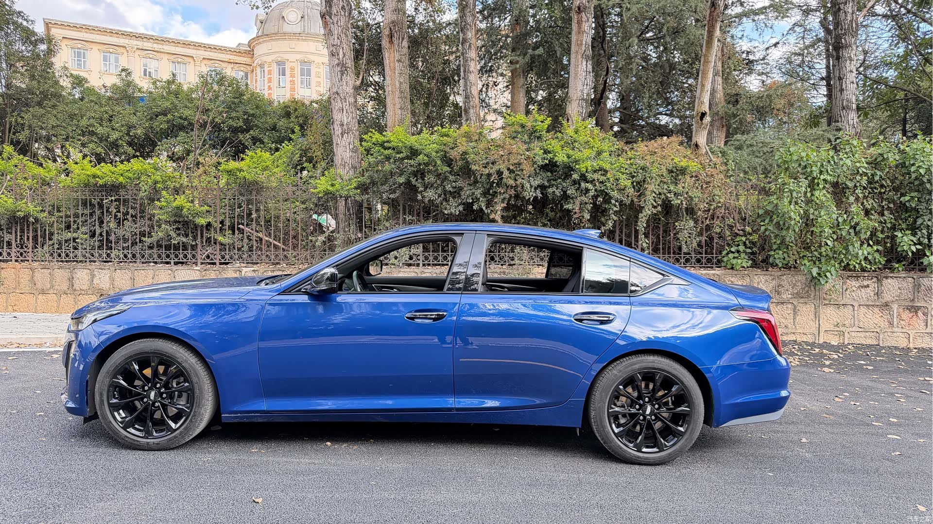 Cadillac CT5, 2022 все фото