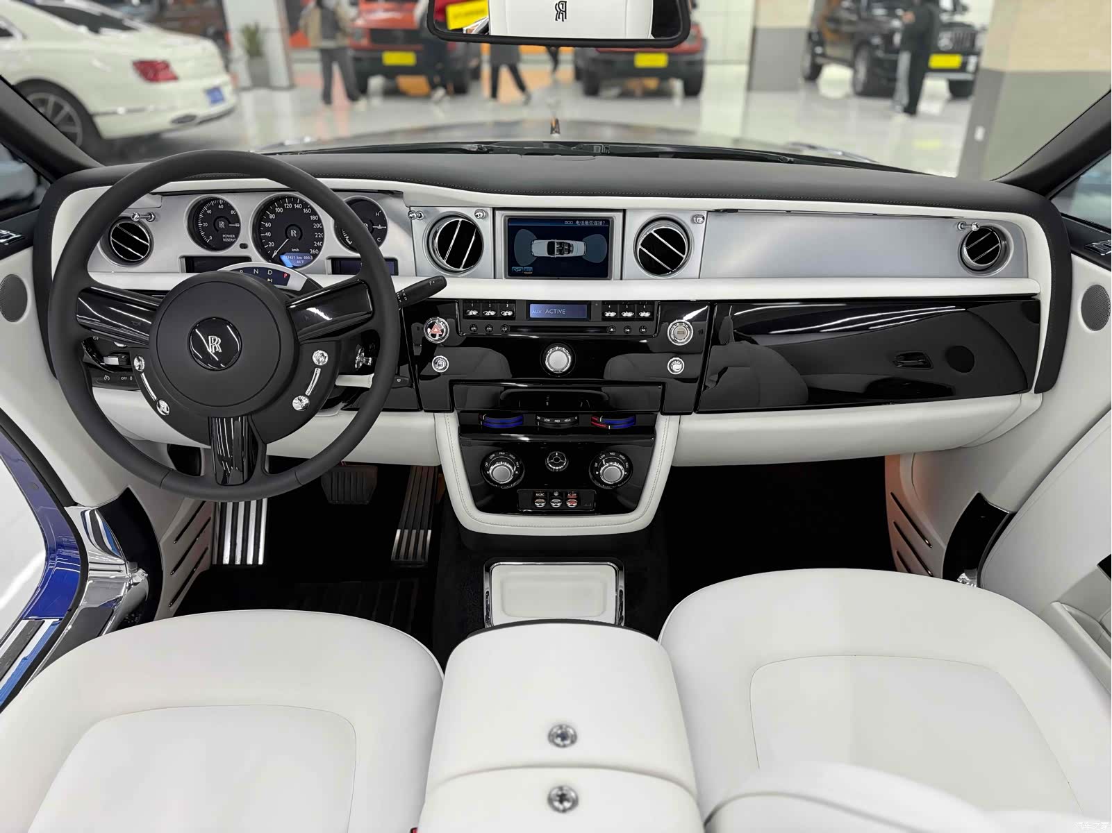 Rolls-Royce Phantom, 2012 11