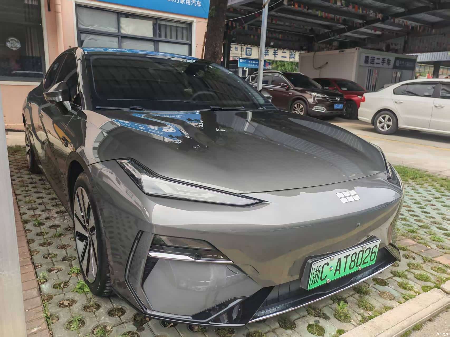 Geely E8, 2024 3