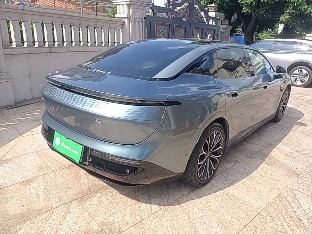 Zeekr 007, 2024 7