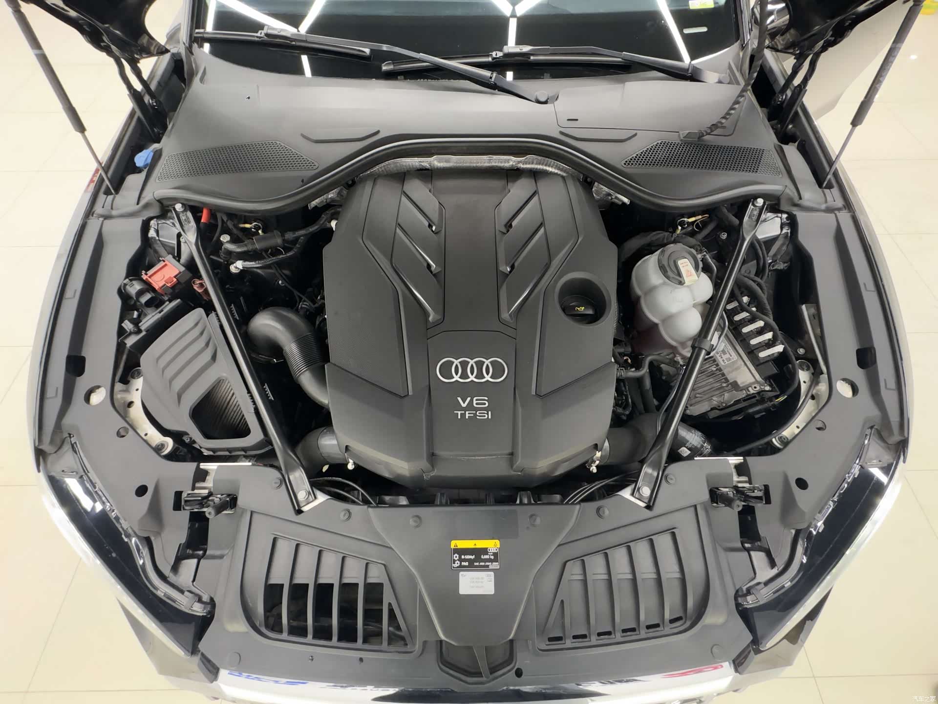 Audi A8L, 2023 24