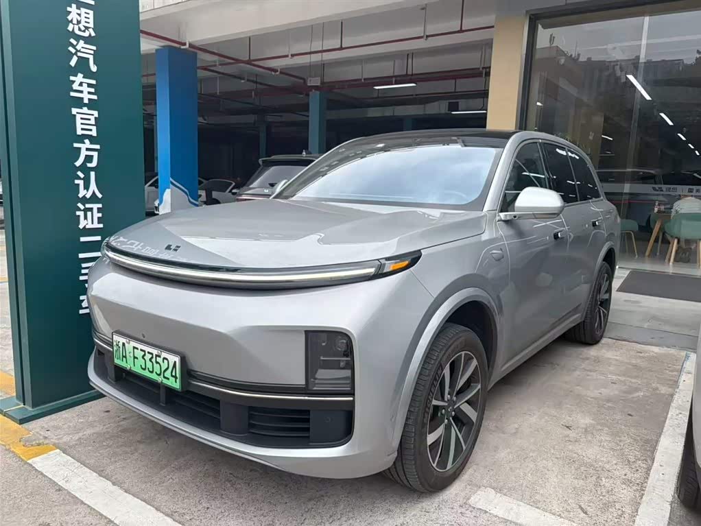 Li Auto L8