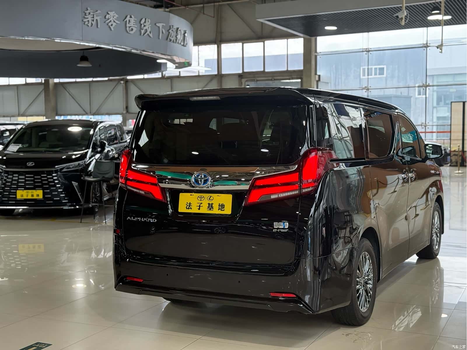Toyota Alphard, 2019 25
