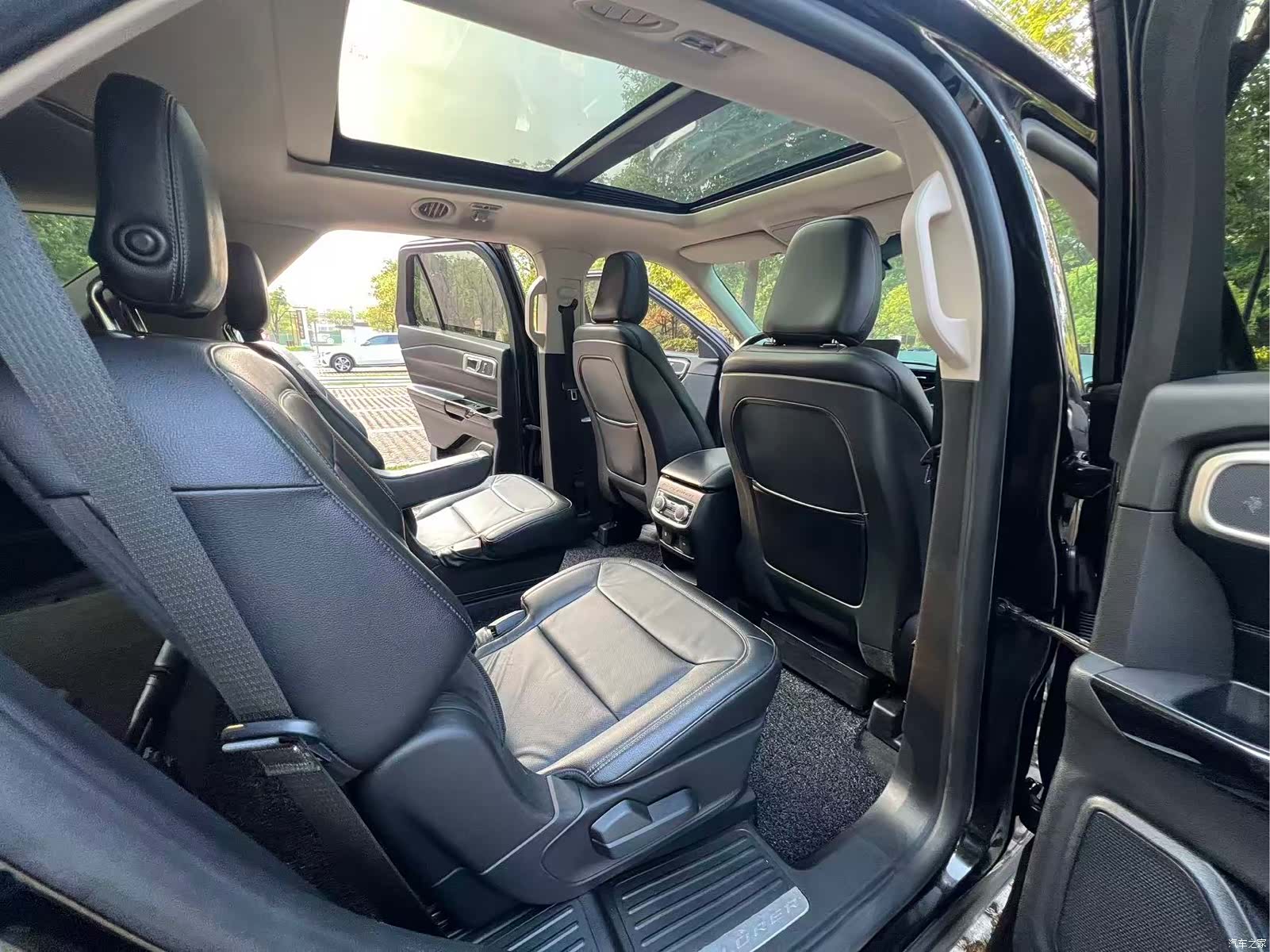 Ford Explorer, 2021 16