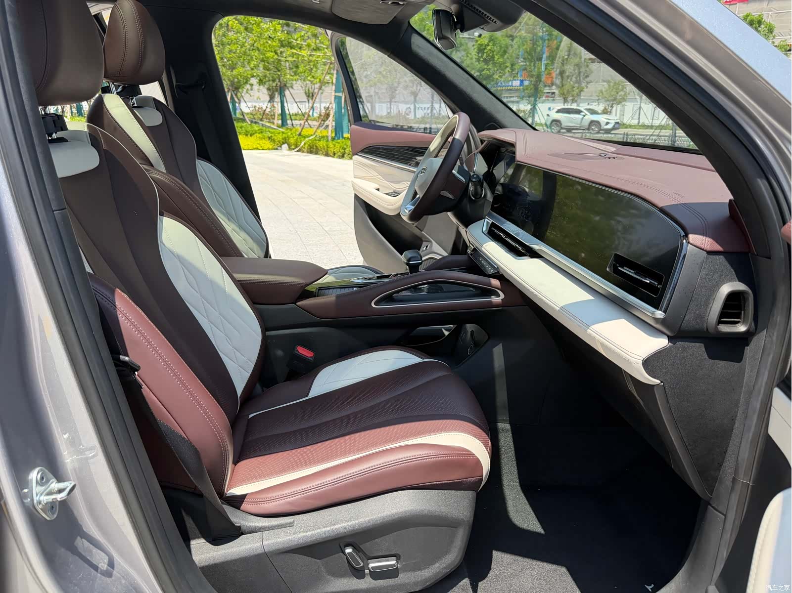 Geely Xingyue L, 2022 12
