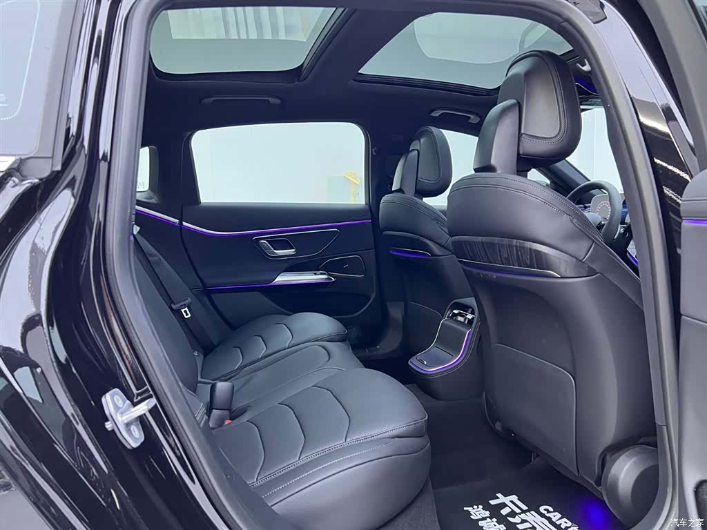 Mercedes-Benz E-Class, 2024 20
