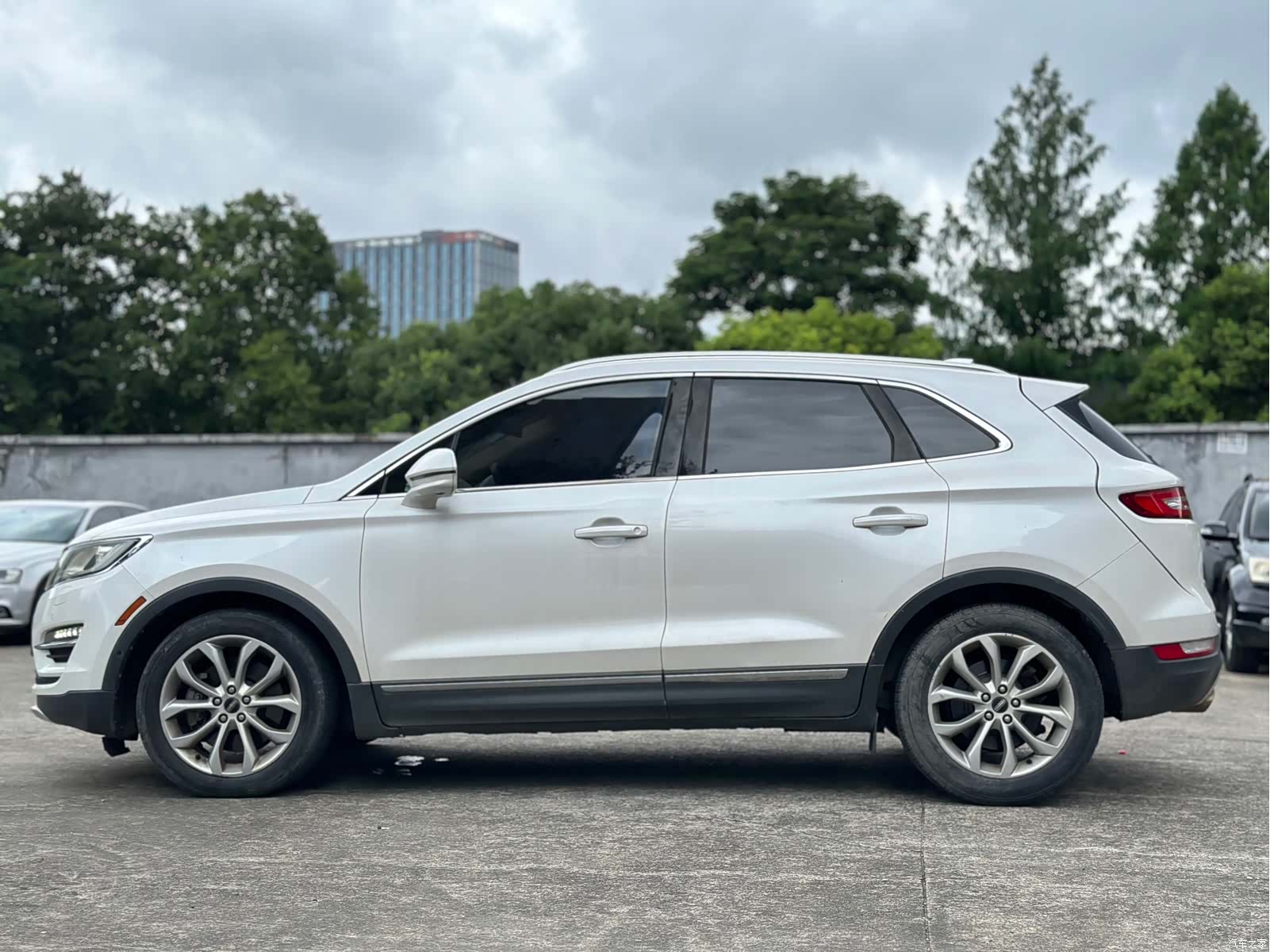 Lincoln MKC, 2015 10