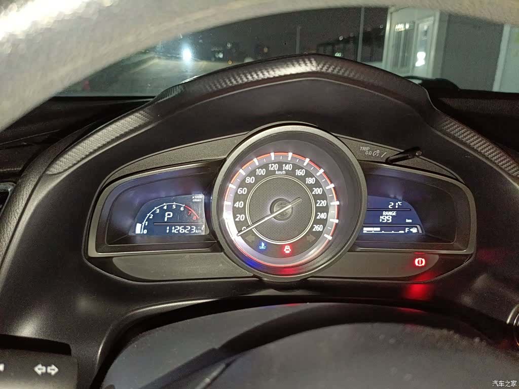Mazda Mazda3, 2015 12