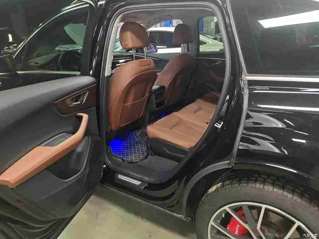 Audi Q7, 2024 4