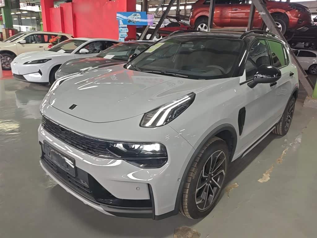 Lynk & Co 01 EM-P