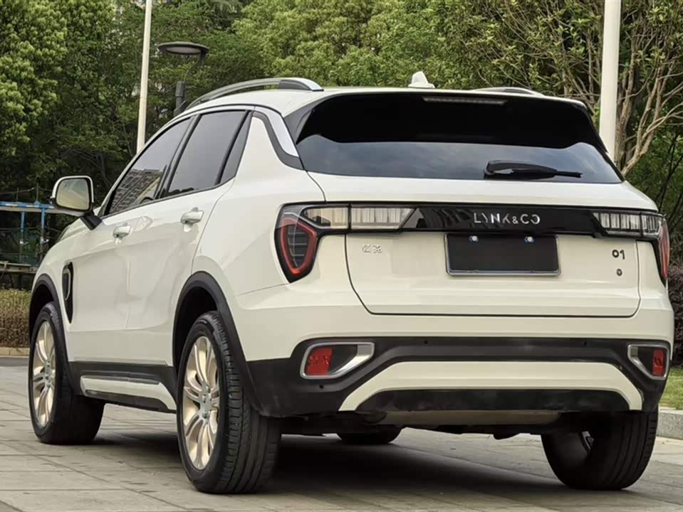 Lynk & Co 01