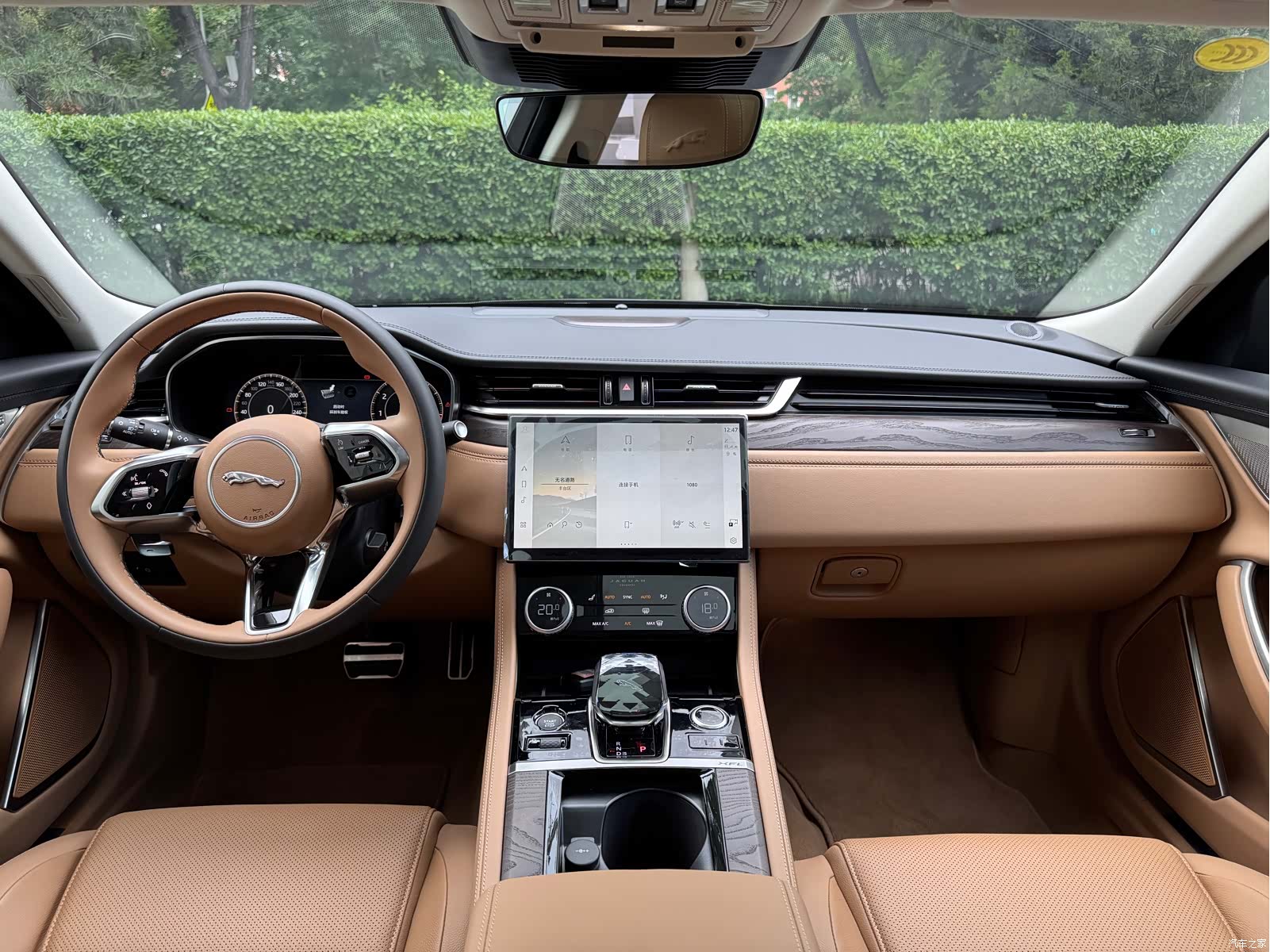 Land Rover P250, 2025 14