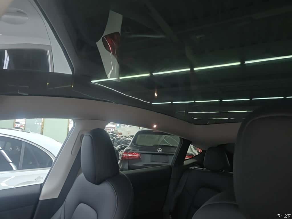 Tesla Model Y, 2023 18