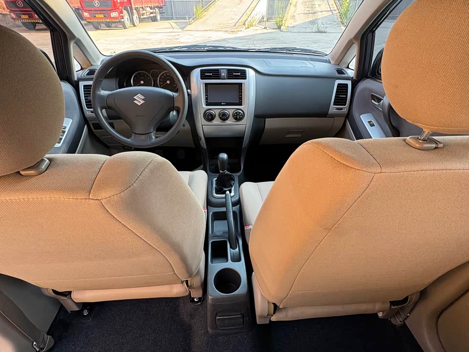 Suzuki Liana