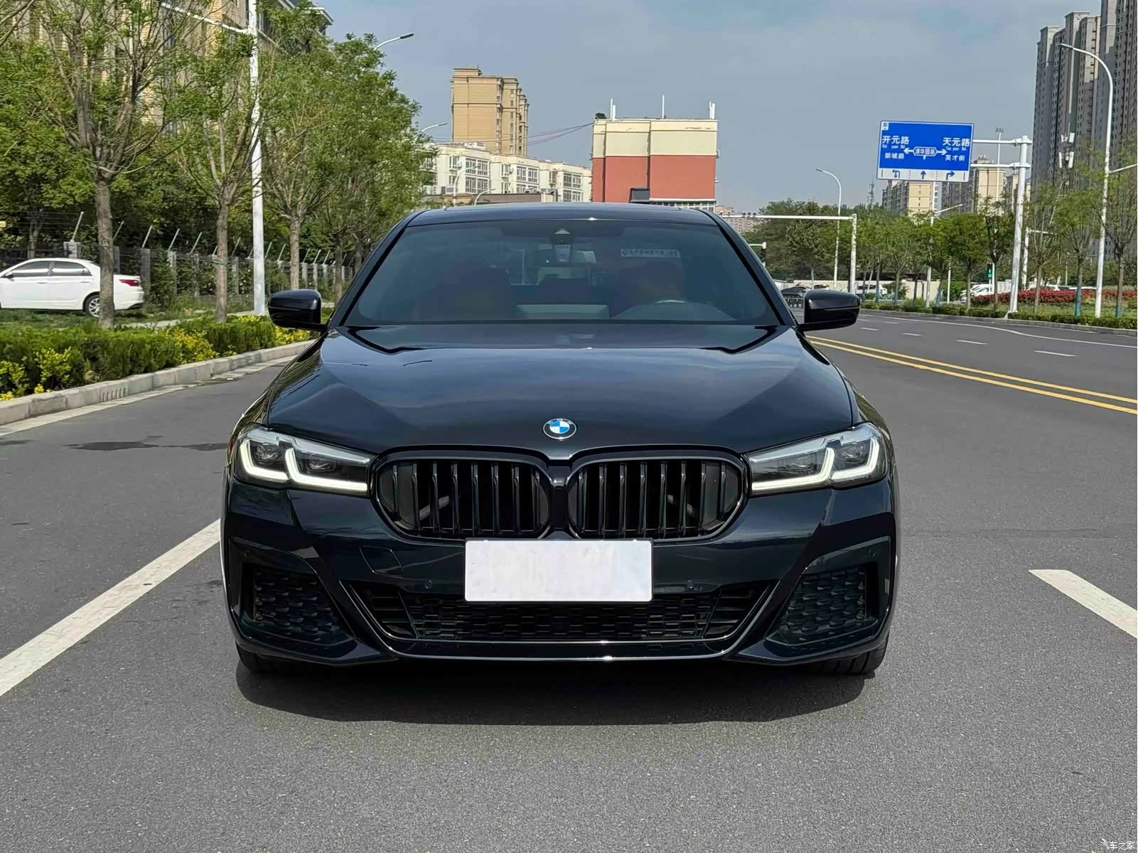 BMW 5 Series, 2022 1