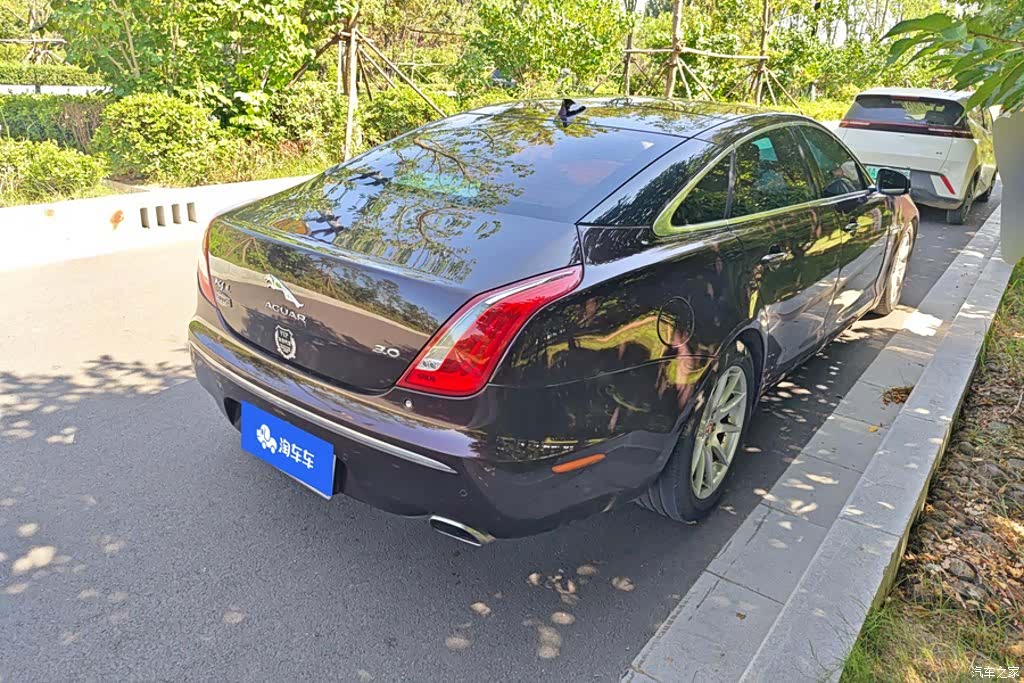 Jaguar XJ, 2014 3
