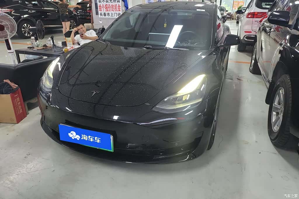 Tesla Model 3, 2022 1