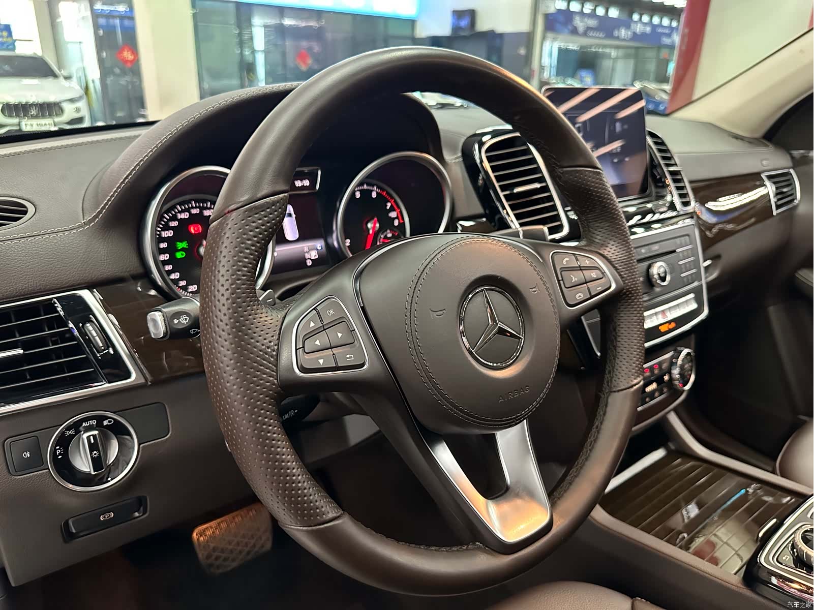 Mercedes-Benz GLS, 2019 15