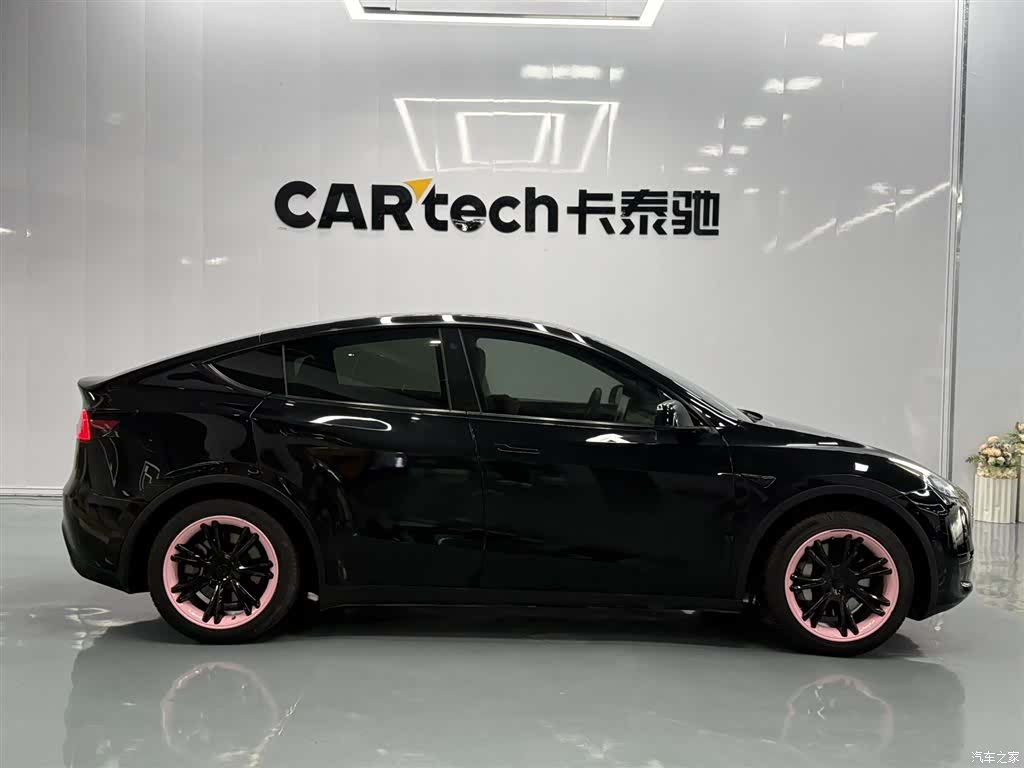 Tesla Model Y, 2023 4