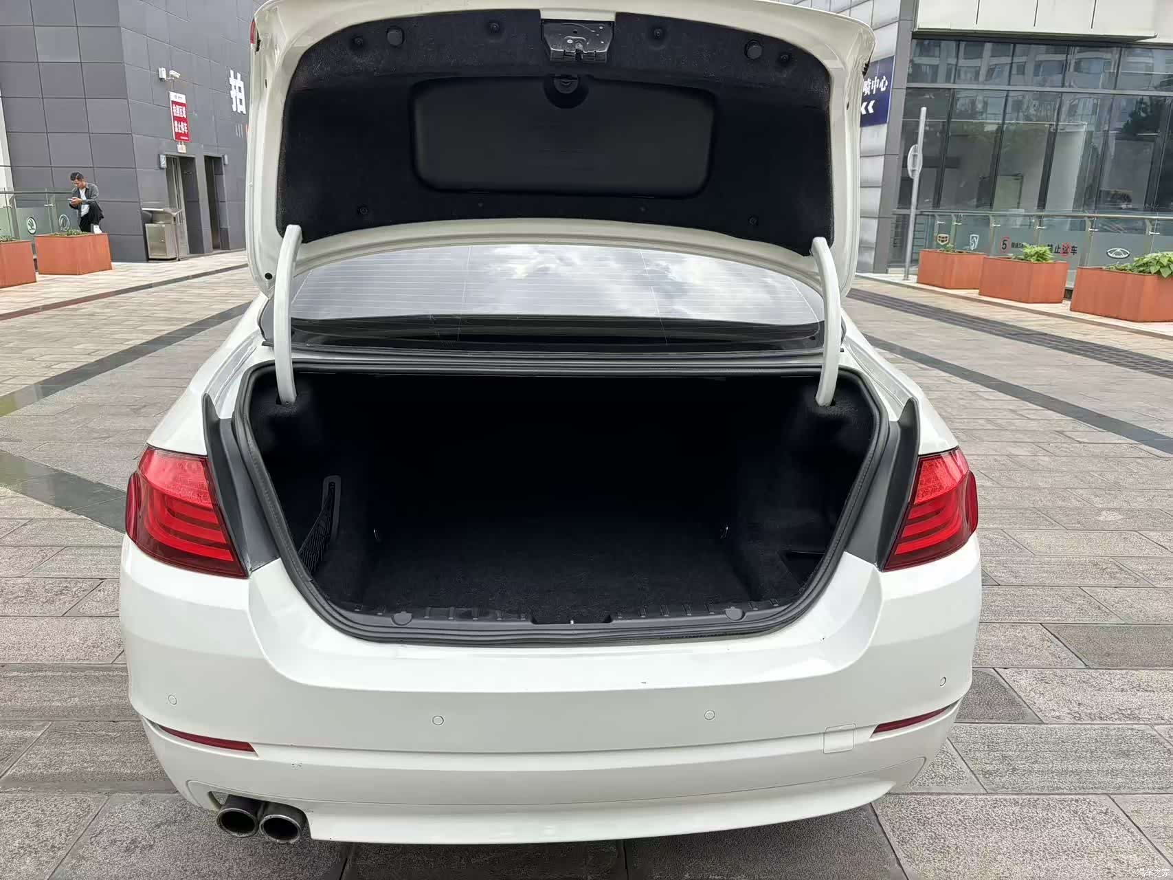 BMW 5 Series, 2013 16