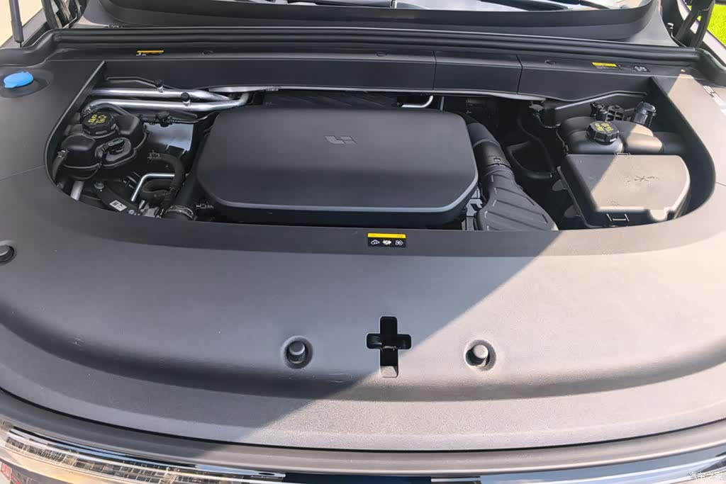 Li Auto L6, 2024 10