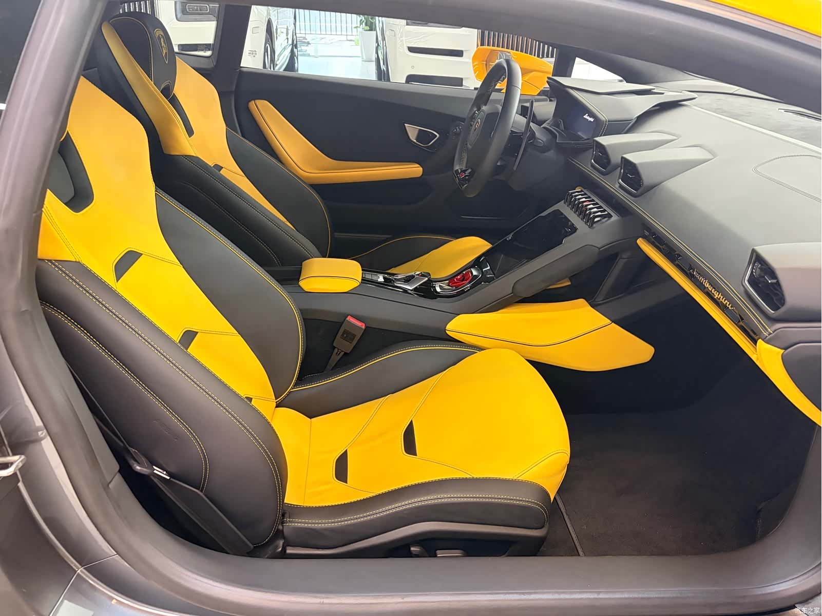 Lamborghini Huracán, 2023 6