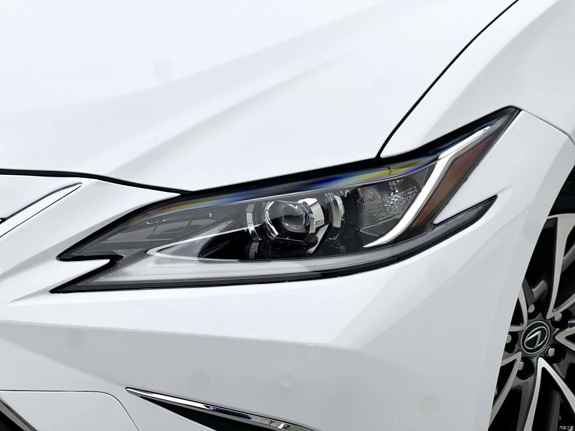 Lexus ES, 2022 12