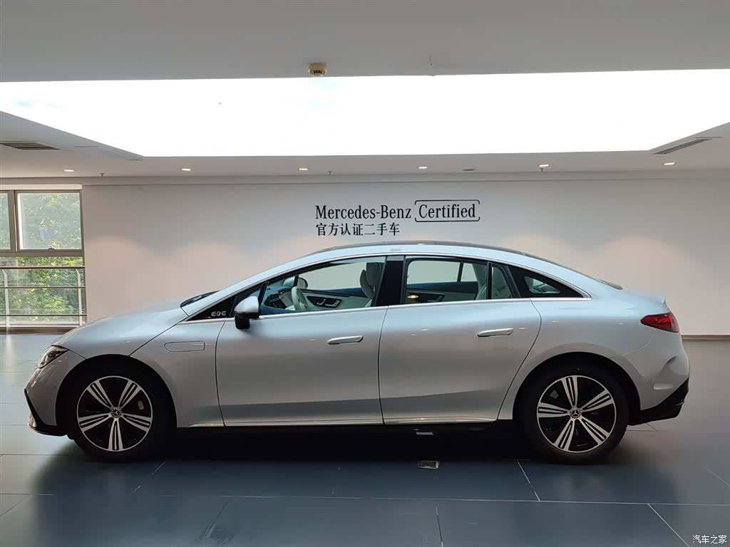 Mercedes-Benz EQE, 2025 7