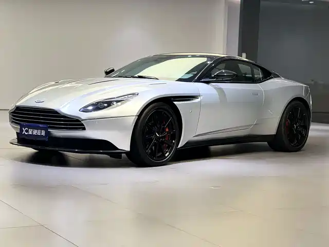 Aston Martin DB11 2017 — купить из Китая под заказ