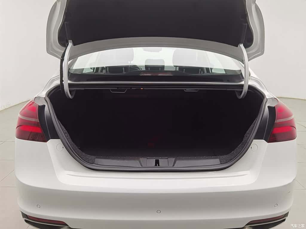 Geely Emgrand, 2019 16