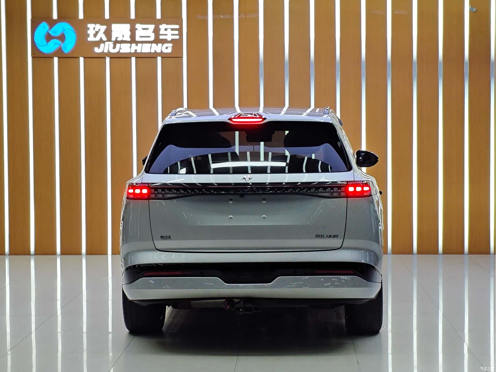 DongFeng eπ008, 2024 10