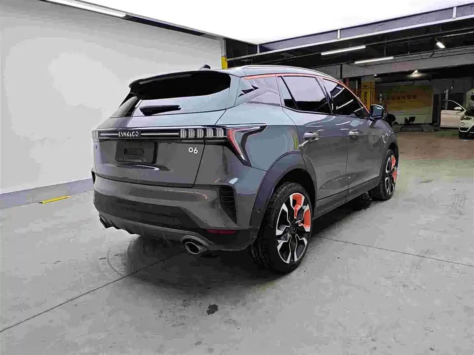Lynk & Co 06