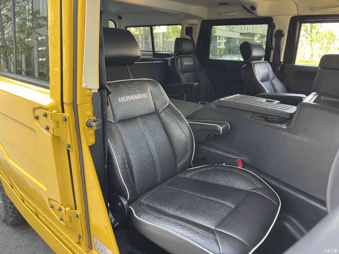Hummer H1, 2012 12