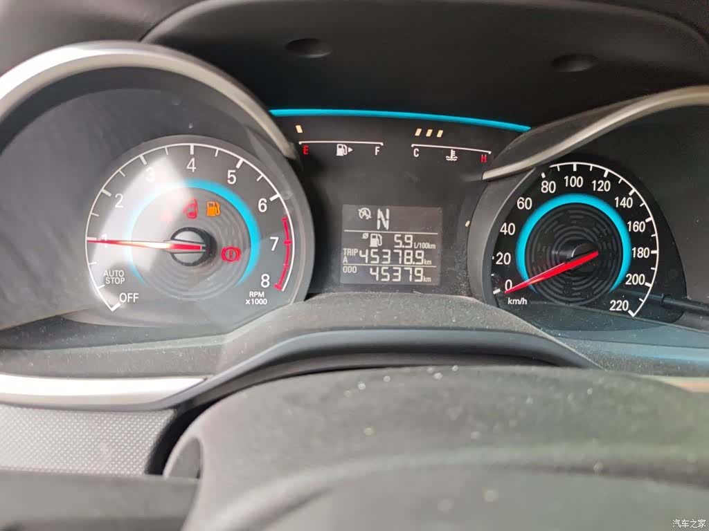 Chevrolet 320, 2017 все фото
