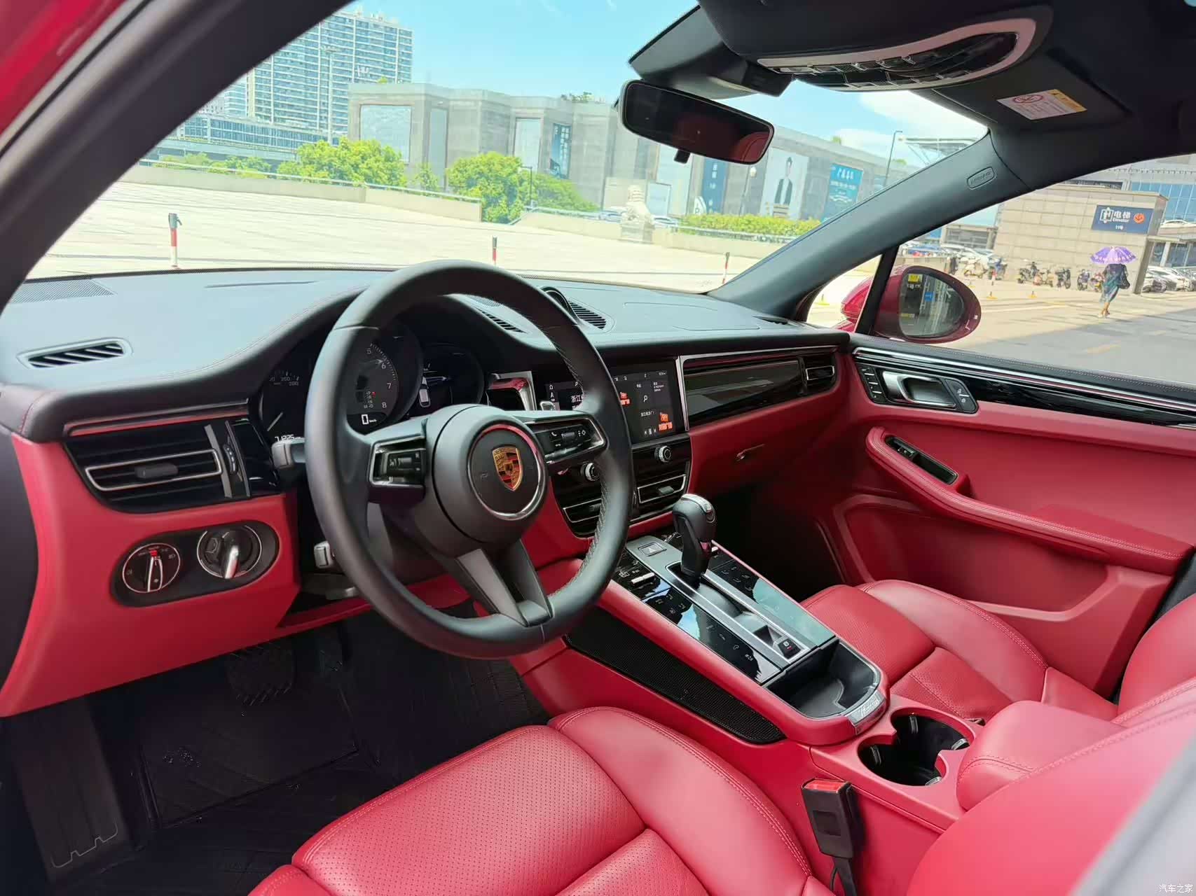 Porsche Macan, 2023 все фото