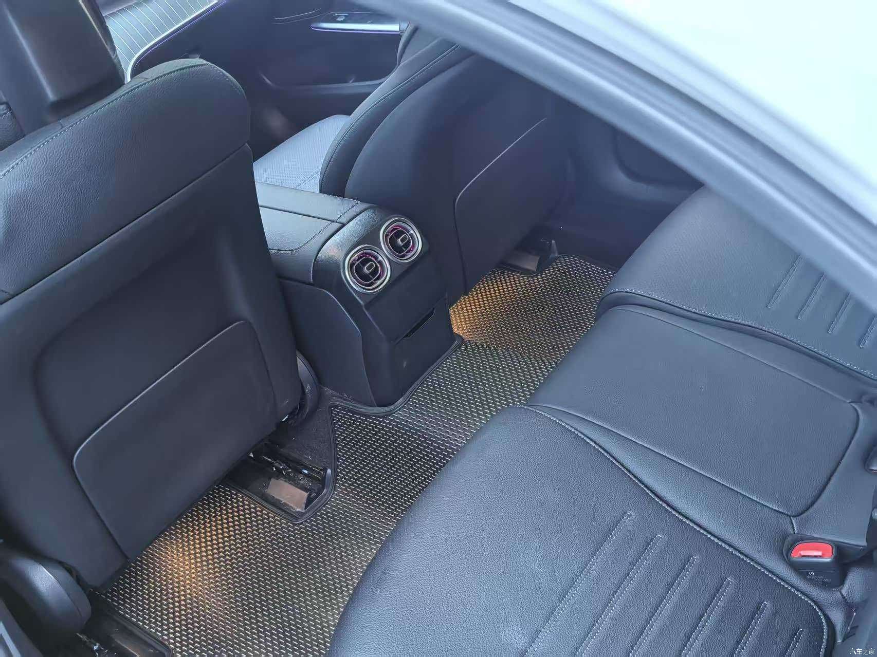 Mercedes-Benz C-Class, 2023 21
