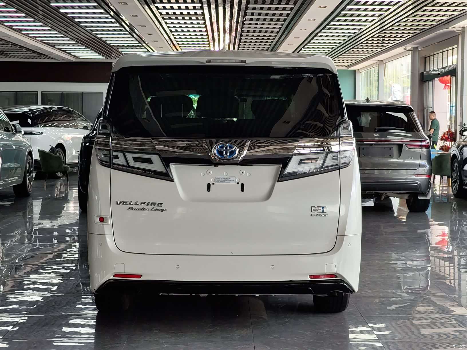 Toyota Vellfire, 2021 15