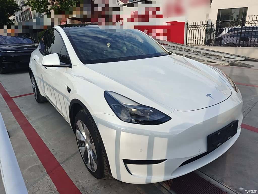 Tesla Model Y, 2023 22