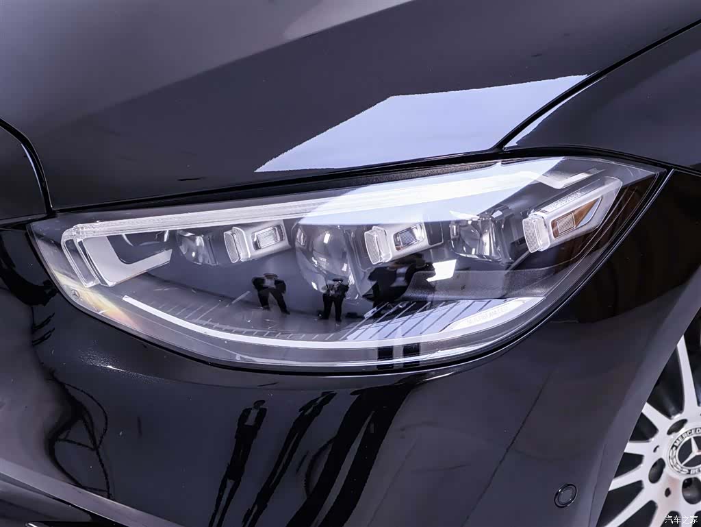 Mercedes-Benz S-Class, 2023 4