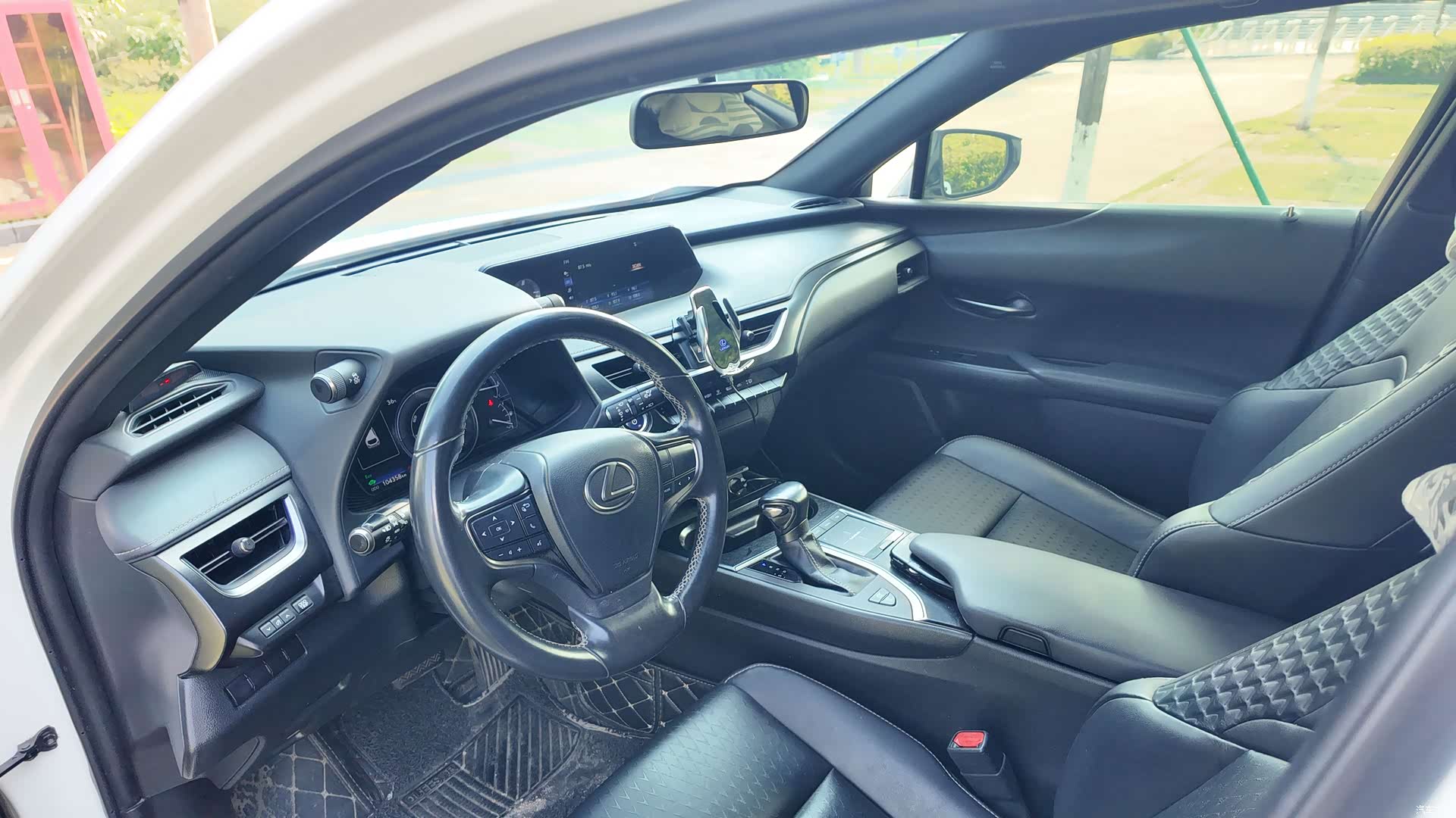 Lexus UX, 2019 32