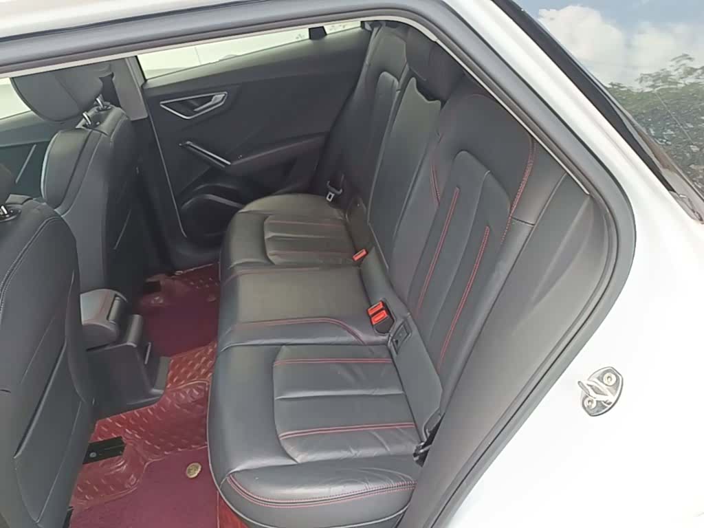 Audi Q2L, 2023 17