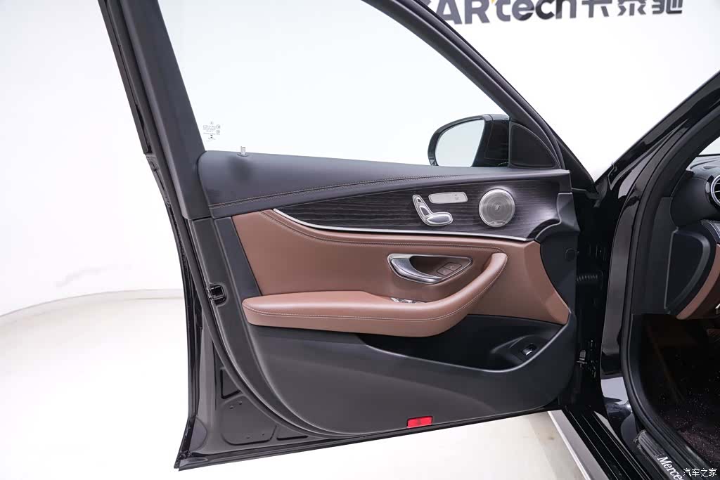 Mercedes-Benz E-Class, 2022 18