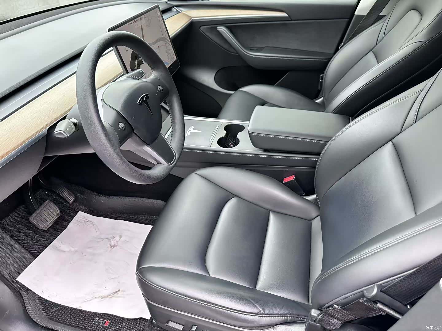 Tesla Model Y, 2021 3