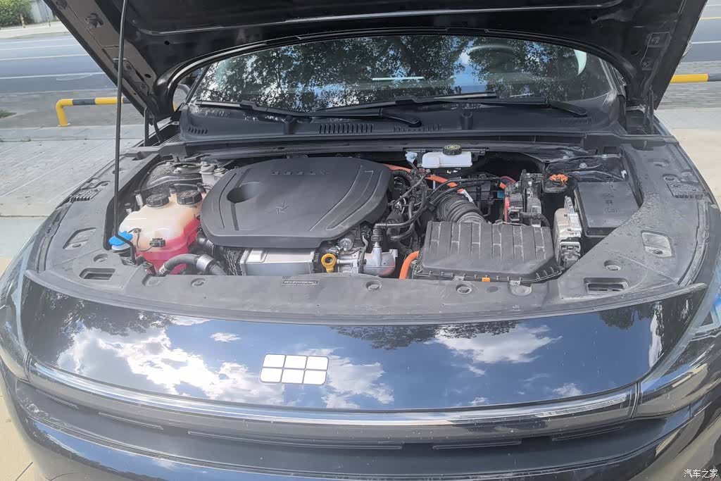 Geely Galaxy L6, 2024 10