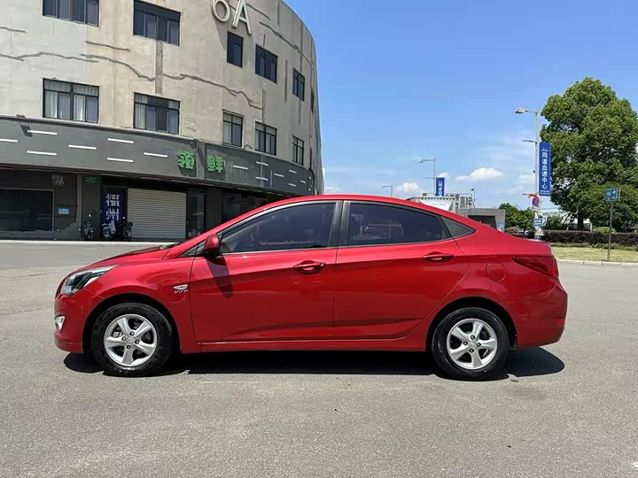 Hyundai Solaris 2014 1.4L АКПП zhi neng xing GLS