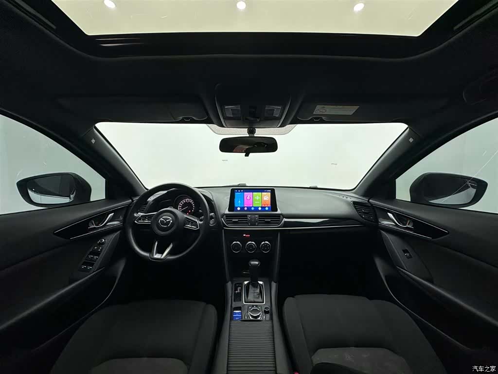 Mazda CX-4, 2023 10