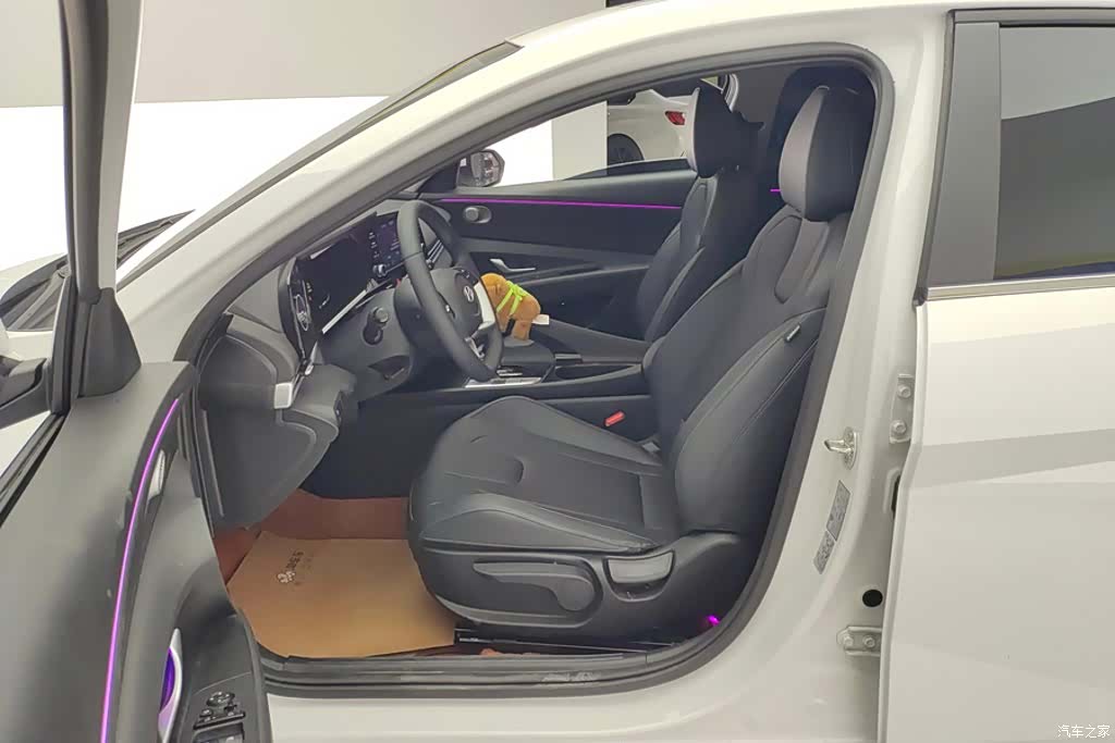 Hyundai Elantra, 2026 9