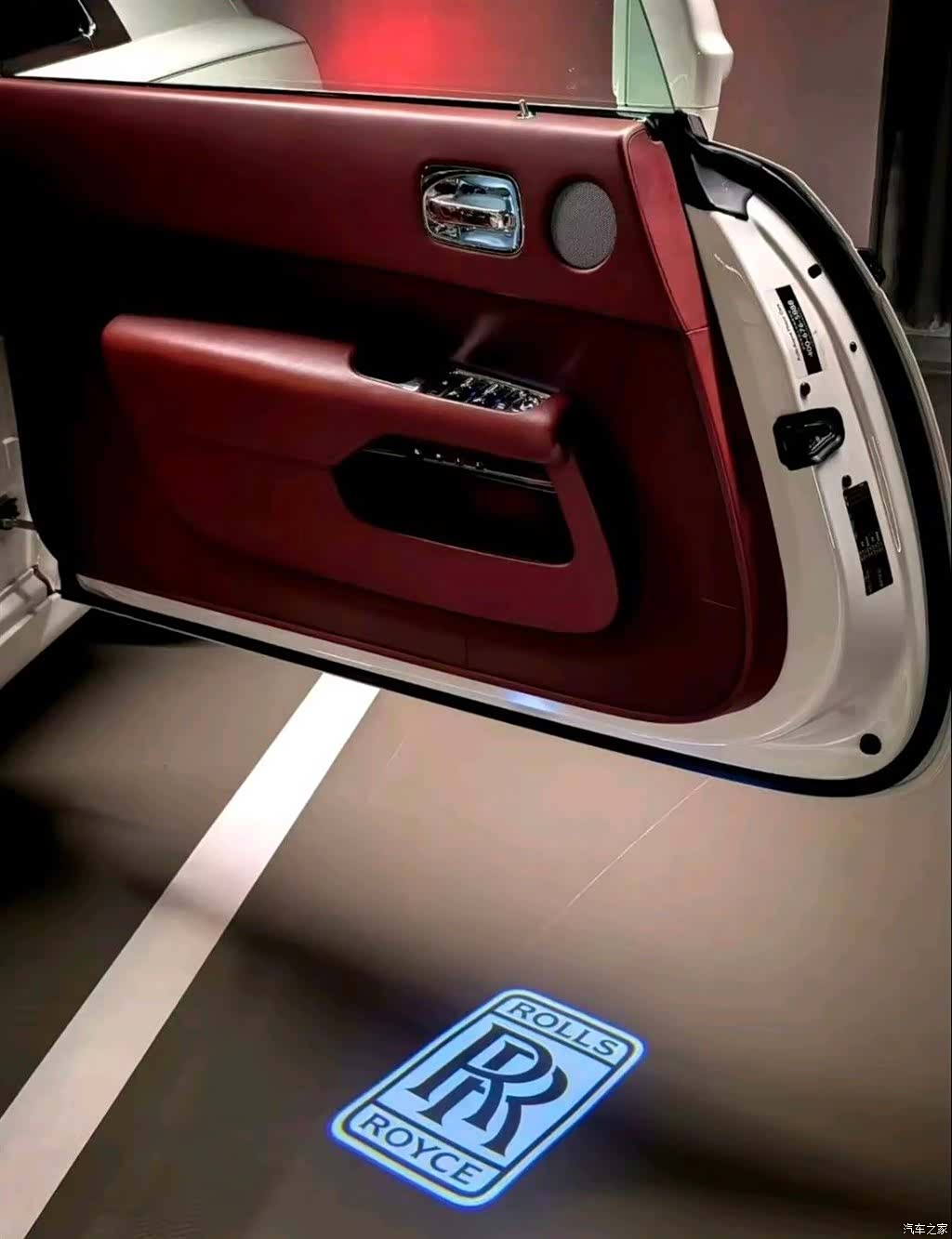 Rolls-Royce Wraith, 2015 4